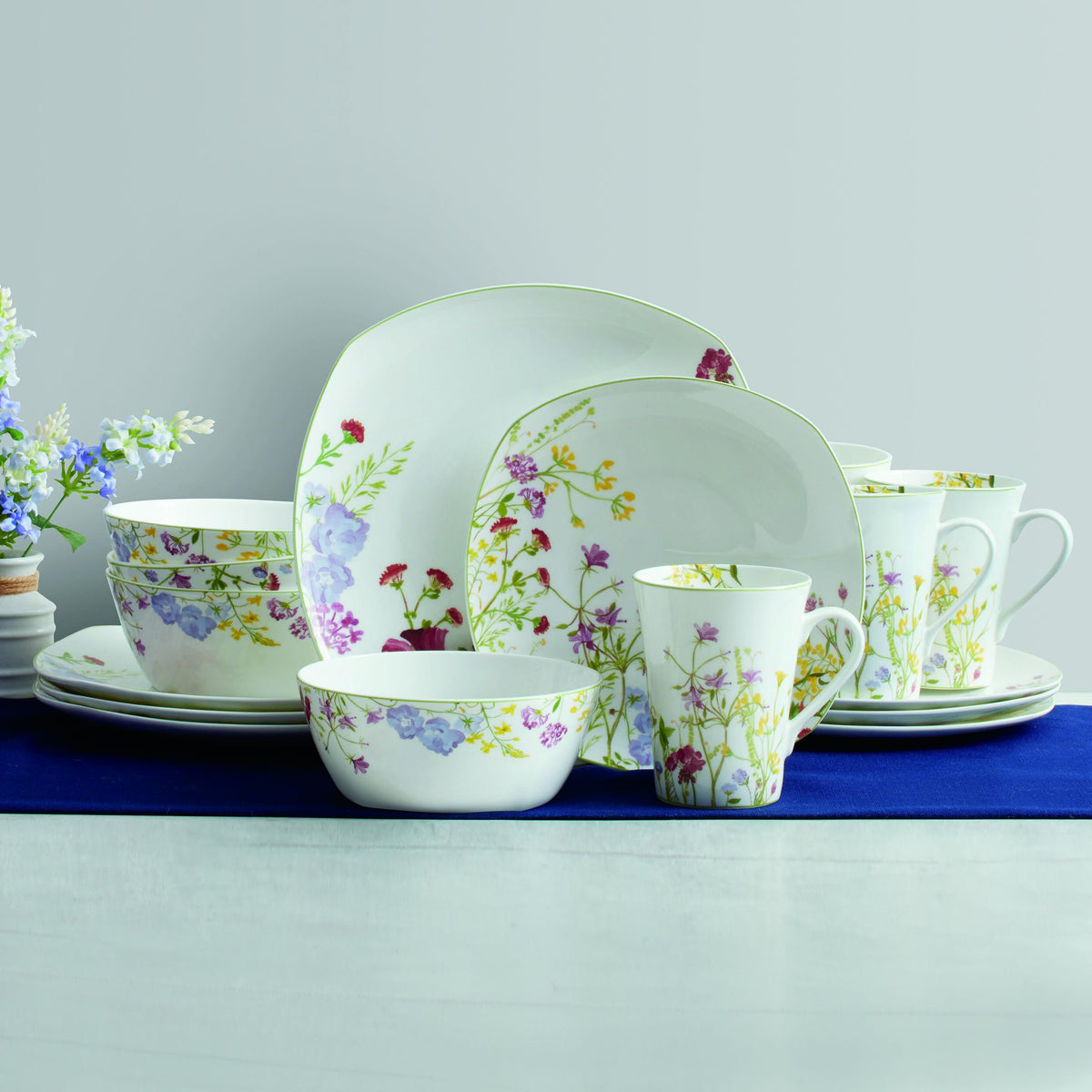 16-Piece Bone China Dinnerware Set Service for 4 K6010